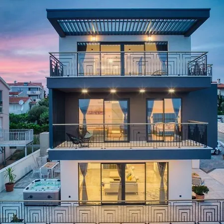 Luxury Adriatica-*heated Pool-sauna-jacuzzi*