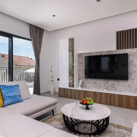 Luxury Adriatica-*heated Pool-sauna-jacuzzi* Trogir