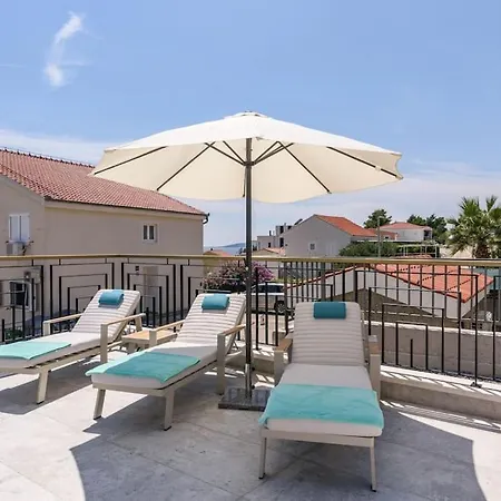 Luxury Adriatica-*heated Pool-sauna-jacuzzi* Villa Trogir