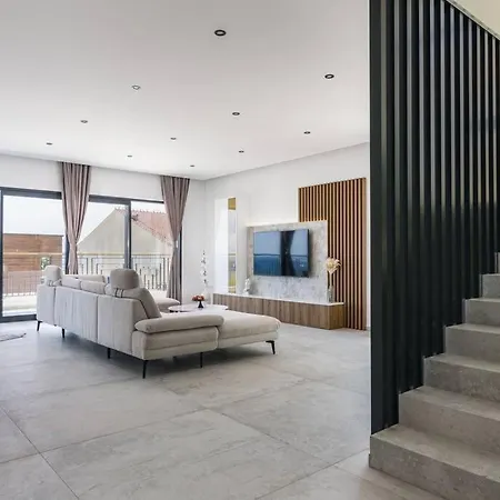 Villa Luxury Adriatica-*heated Pool-sauna-jacuzzi* Trogir