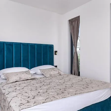 Luxury Adriatica-*heated Pool-sauna-jacuzzi* Trogir