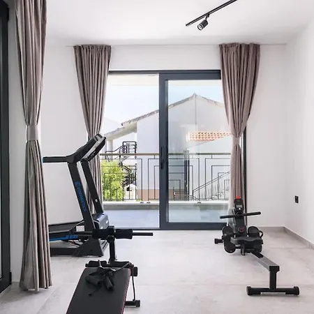 Luxury Adriatica-*heated Pool-sauna-jacuzzi* Villa Trogir
