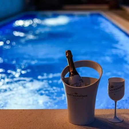 Villa Luxury Adriatica-*heated Pool-sauna-jacuzzi* Trogir