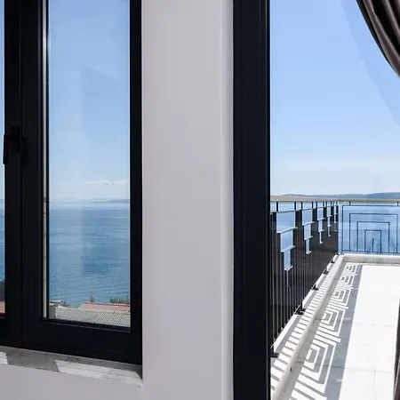 Luxury Adriatica-*heated Pool-sauna-jacuzzi* Villa Trogir