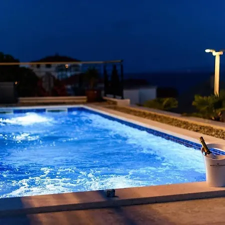 Luxury Adriatica-*heated Pool-sauna-jacuzzi* *