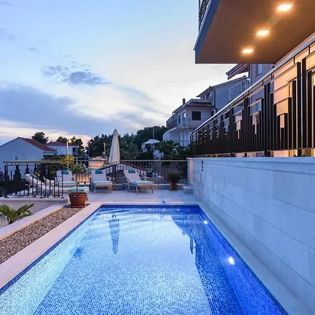 Villa Luxury Adriatica-*heated Pool-sauna-jacuzzi* Trogir