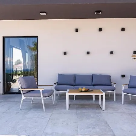 Luxury Adriatica-*heated Pool-sauna-jacuzzi* Trogir