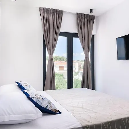 Luxury Adriatica-*heated Pool-sauna-jacuzzi* Villa Trogir